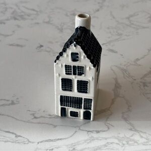 KLM #50 Blue Delft House by BOLS